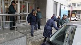Salida de los juzgados del investigado por disparar a una perra en Chantada (Lugo)