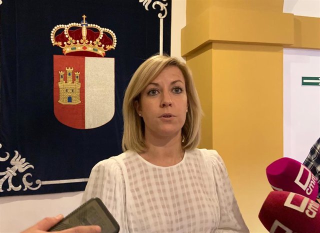 La portavoz del PSOE en las Cortes, Ana Isabel Abengózar.