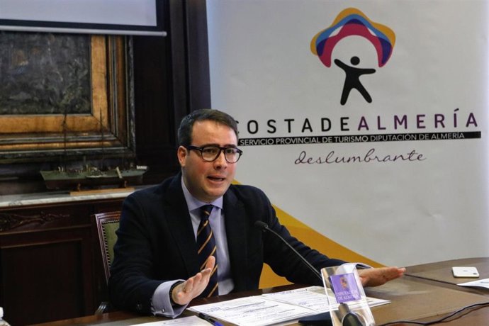 Giménez hace balance del destino 'Costa de Almería' durante 2019