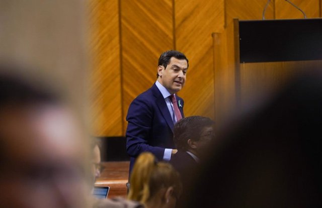 Juanma Moreno, este jueves ante el Pleno del Parlamento