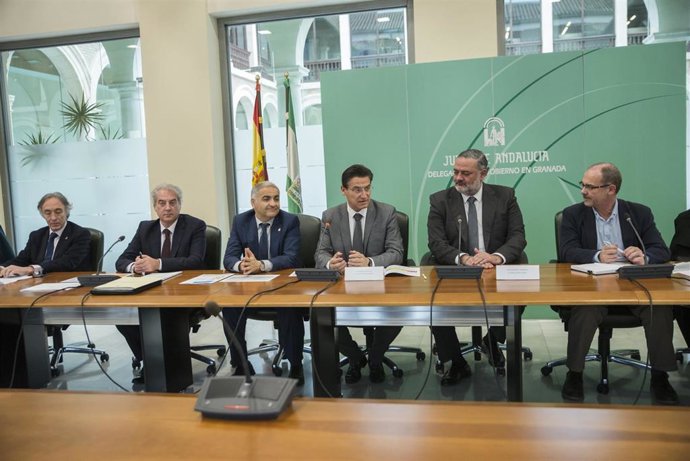 Imagen de la reunión entre instituciones por el distrito Norte de Granada