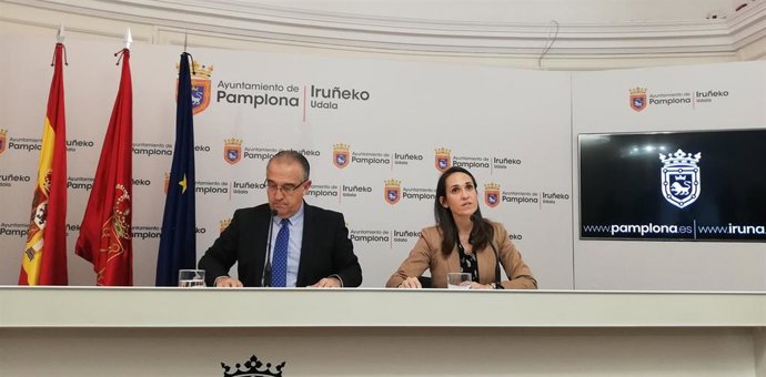 Enrique Maya y María Echávarri.