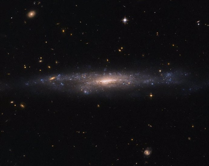 Nuevas pistas sobre la materia oscura en las galaxias más oscuras