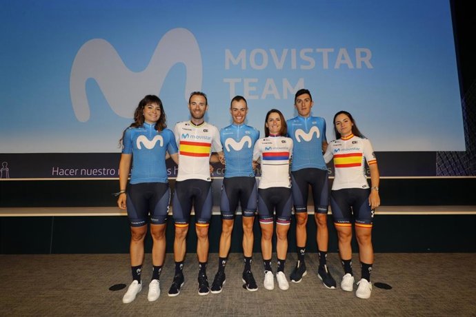 De izda a dcha: Sheyla Gutiérrez, Alejandro Valverde, Enric Mas, Jelena Eric y Lourdes Oyarbide