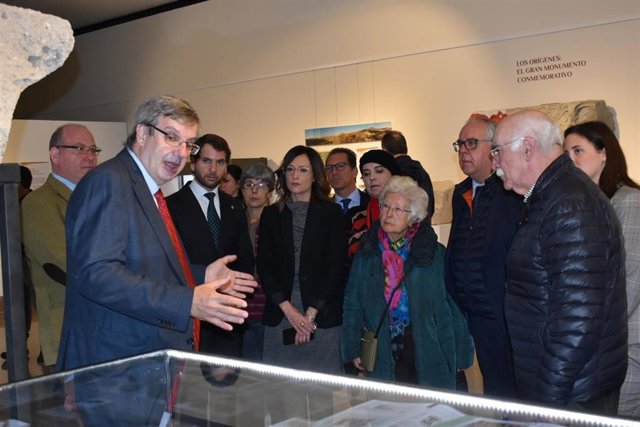 Inauguración de la exposición sobre los hallazgos arqueológicos del Cerro de la Merced, en Cabra (Córdoba)