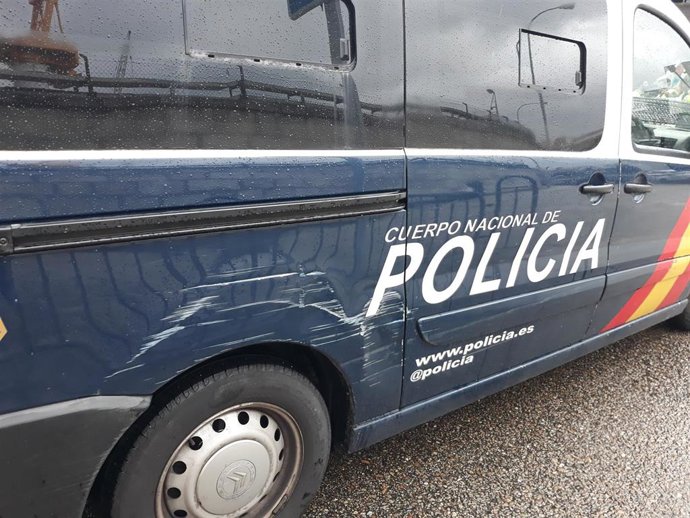 Patrulla de la Policía Nacional. Coche patrulla. Agentes. Foto recurso de policías.