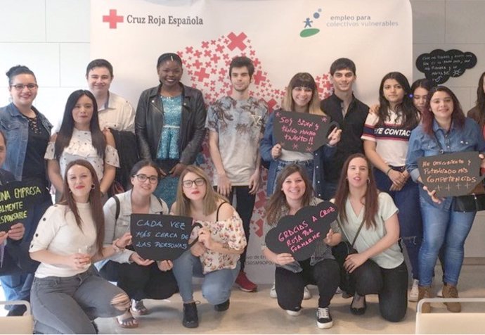 Jóvenes participantes en los programas de inserción de empleo de Cruz Roja Zaragoza