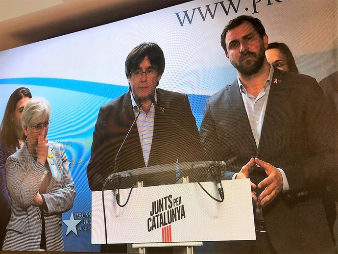 Clara Ponsatí, Carles Puigdemont i Toni Comín (JxCat) en videoconferncia