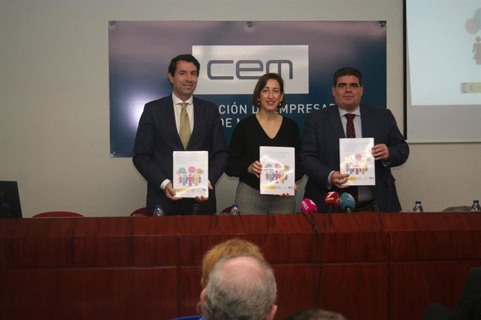 La CEM presenta el estudio 'Guía para la Elaboración e Implantación de un Protocolo de Acoso en la Empresa'.