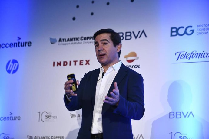 El presidente de BBVA, Carlos Torres Vila, durante su intervención en la jornada 'RadarSeres' organizada por la Fundación Seres en el Teatro Real de Madrid (España), a 8 de octubre de 2019.