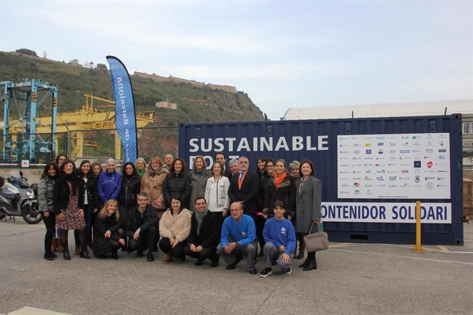 La Navidad Solidaria del Puerto de Barcelona recauda 3.000 kilos de alimentos
