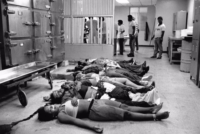 Cadáveres en una morgue de Panamá fotografiados por Juantxu Rodríguez horas antes de ser asesinado.