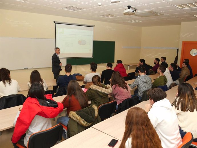 Jornada sobre financiación en el sector empresarial impartida por el Proyecto Edufinet.