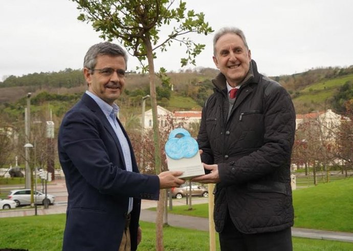 Alfonso Gil recibe el premio a la calidad del aire de Bilbao