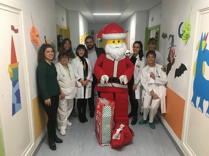 COMUNICADO: Vallsur reparte regalos a los niños ingresados en el Hospital Clínic