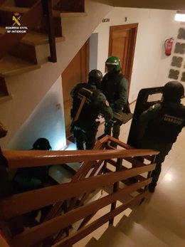 La Guardia Civil desarticula un grupo criminal dedicado a la de venta de droga en Tarancón y su comarca.