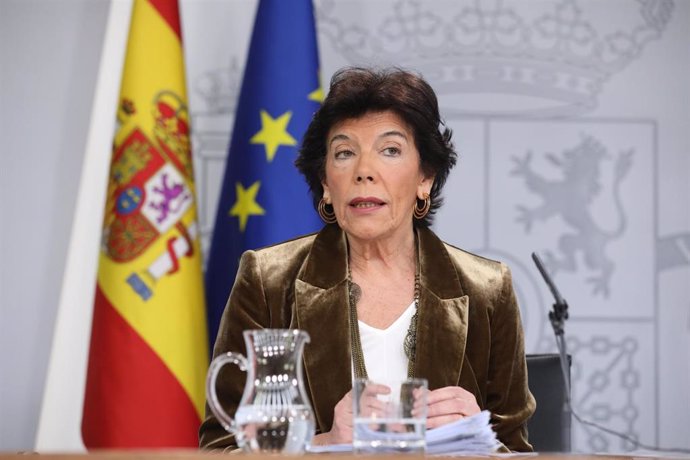 La portavoz y ministra de Educación funciones, Isabel Celaá, durante la rueda de prensa tras el Consejo de Ministros en La Moncloa, Madrid (España), a 20 de diciembre de 2019.