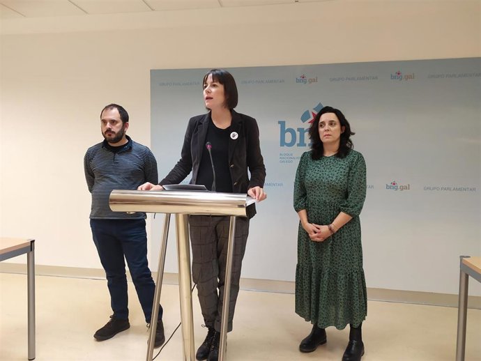 La portavoz nacional del BNG, Ana Pontón, y el presidente de A Mesa, Marcos Maceiras, en rueda de prensa