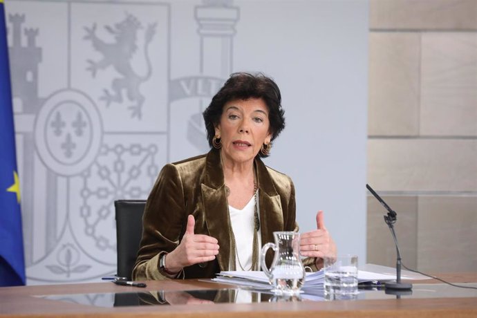 La portavoz, y ministra de Educación funciones, Isabel Celaá, durante la rueda de prensa tras el Consejo de Ministros en La Moncloa, Madrid (España), a 20 de diciembre de 2019.