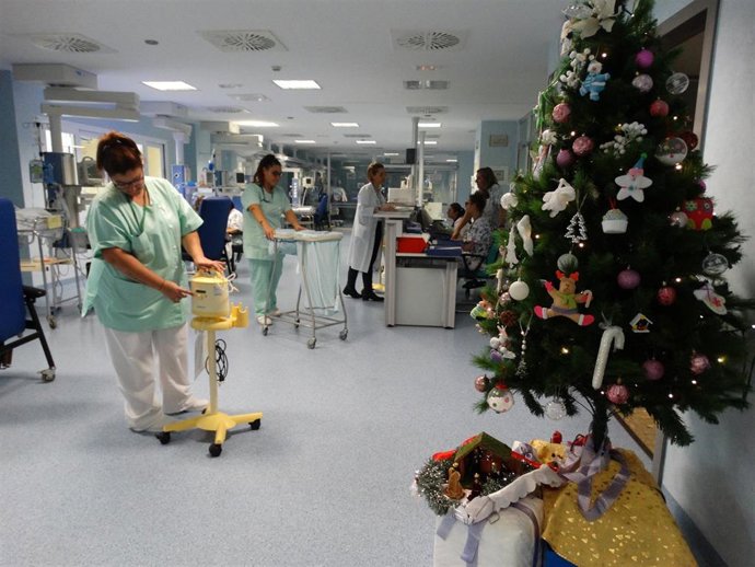 Decoración navideña en el Hospital Costa del Sol.