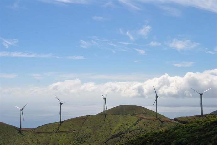 Parque eólico de Gorona del Viento en la isla de El Hierro, en Canarias.