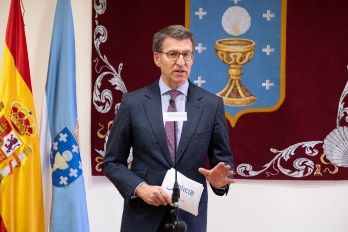 El presidente de la Xunta, Alberto Núñez Feijóo, comparece ante los medios en el Parlamento de Galicia