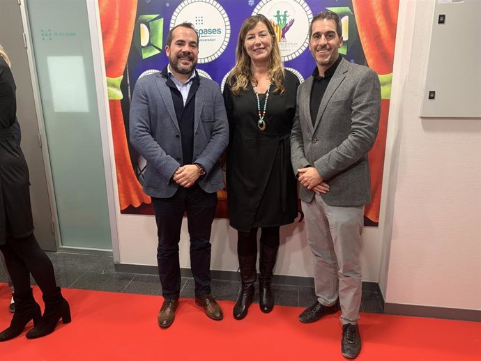 La consellera de Salud y Consumo, Patricia Gómez, en la inauguración del cine para la Unidad de Oncología Pediátrica de Son Espases.