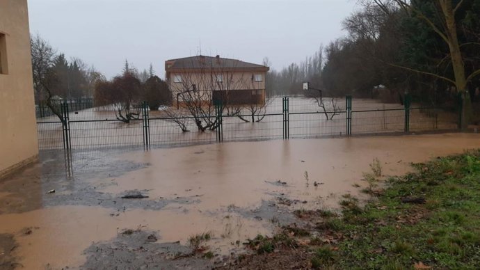 Melgar de Fernamental anegado por las lluvias.