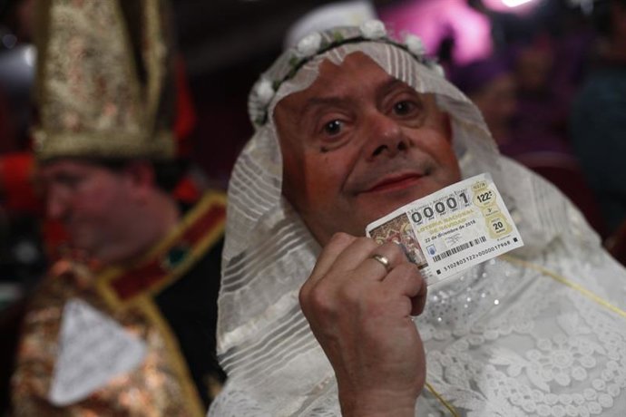 Asistente al sorteo de Navidad