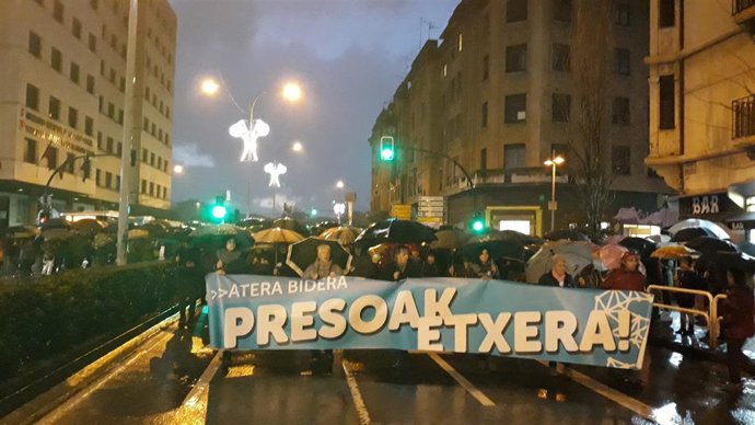 Manifestación de la Red Ciudadana Sare en Pamplona