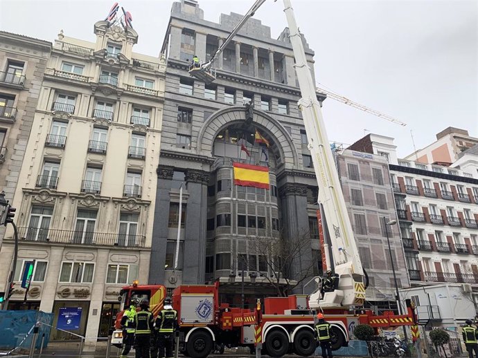 Los Bomberos del Ayuntamiento de Madrid realizan 107 intervenciones a lo largo de este viernes en la capital