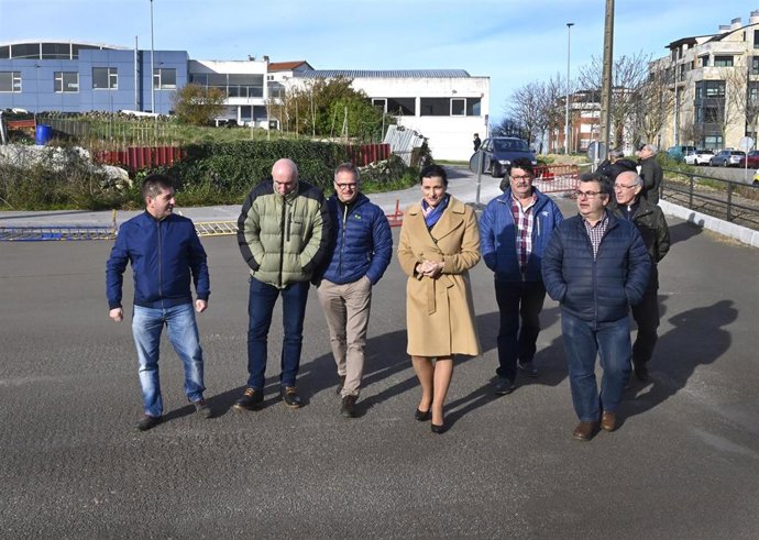 La alcaldesa de Santander, Gema Igual, inaugura el parking provisional instalado junto al centro cívico de Cueto