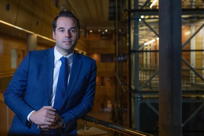 El vicepresidente de la Comunidad de Madrid, Ignacio Aguado, posa para Europa Press tras su entrevista.