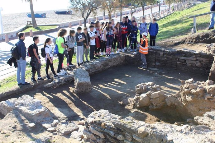 Visitas escolares a las excavaciones de Ciudad Romana de Suel de Fuengirola