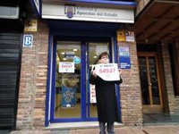 El 54.527 sonríe a los clientes de un bar de Segovia que cerró pero siguen jugando al número