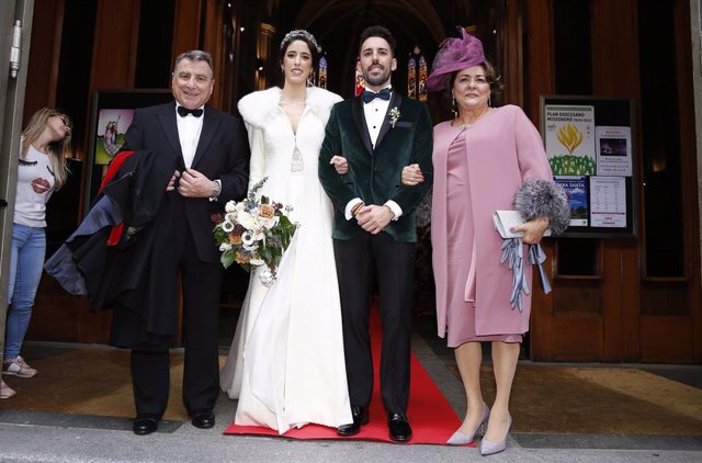Santiago, el hijo del humorista Manolo Royo, celebra su enlace matrimonial