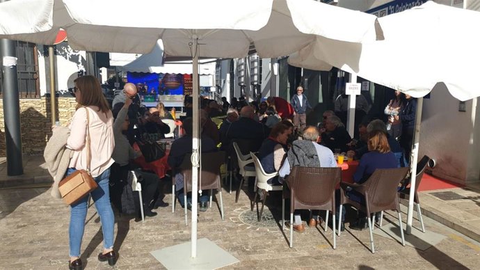 El despacho 'El Pelotazo' de Carboneras sigue el sorteo con una celebración