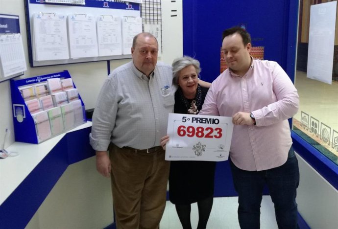 La administración del Centro Comercial Parque Rioja ha vendido una serie del quinto premio '69..823'