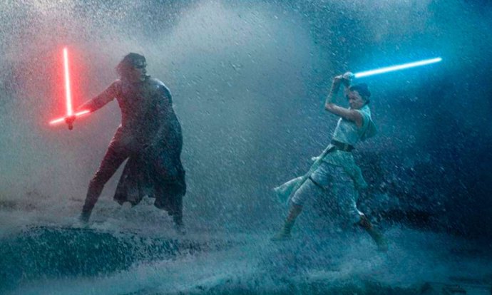 Kylo Ren se enfrenta a Rey en Star Wars: El Ascenso de Skywalker