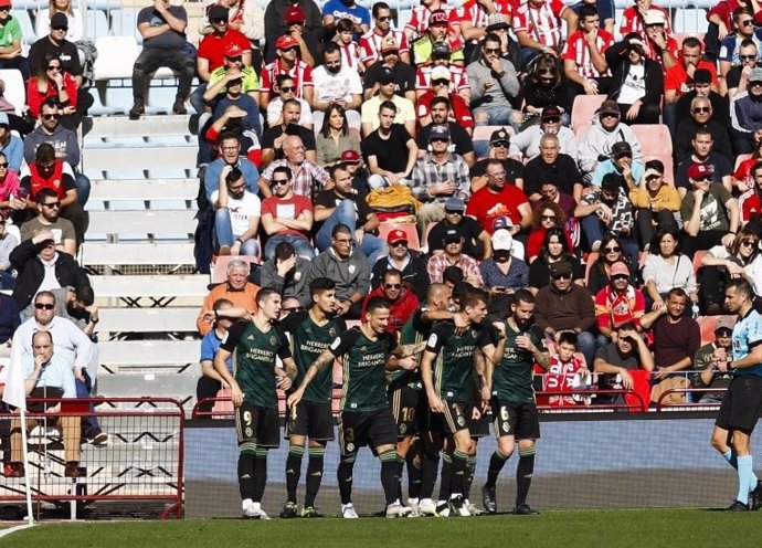 Fútbol/Segunda.- (Crónica) Almería y Fuenlabrada no aprovechan la derrota del Cá
