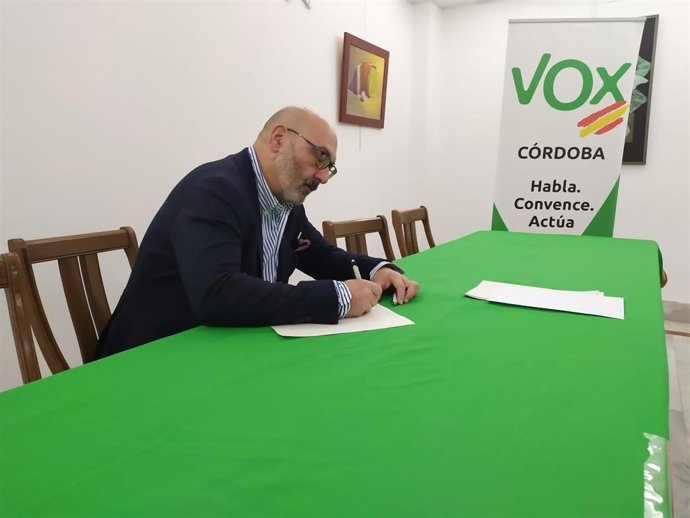 El portavoz parlamentario de Vox, Alejandro Hernández.