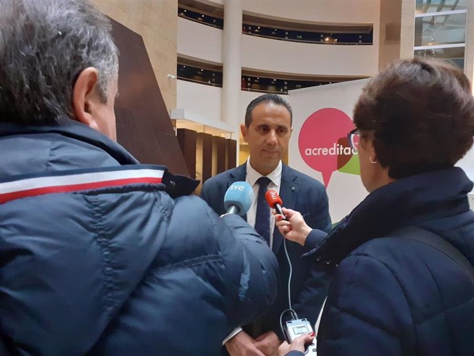 El presidente de CSIF Andalucía, German Girela, atiende a los medios en una imagen de archivo.