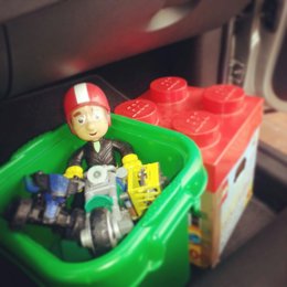 Los Reyes Magos calientan motores para acercarse y lo más grandes aprovechan la oportunidad para realizar sus últimas compras.