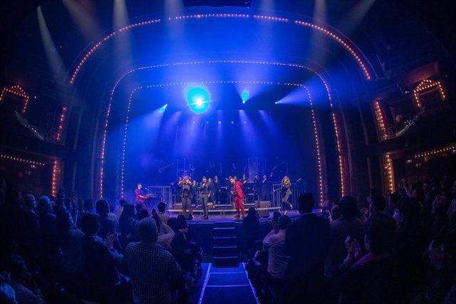 El Pozo Alimentación trae a Murcia por Navidad el espectáculo Joyful!