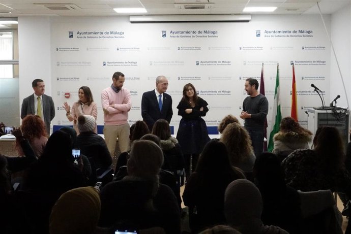 El Ayuntamiento De Málaga Informa: El Ayuntamiento Desarrolla Un Programa De Formación Profesional Incentivada Para Mujeres Víctimas De Violencia De Género