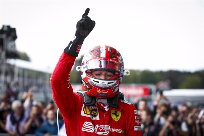 Charles Leclerc celebra su triunfo en Spa-Francorchamps
