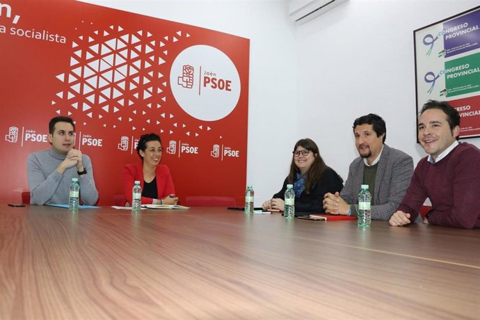 Reunión del grupo parlamentario del PSOE  con la Asociación Cultural Marroquíes Bajos