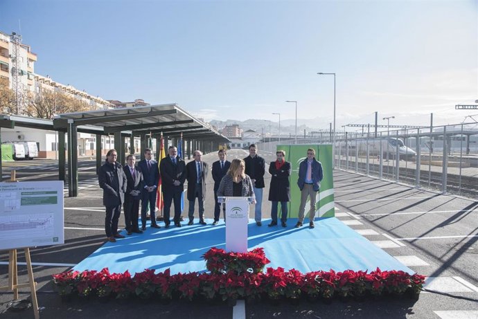 Iamgen de la inauguracióhn del nuevo aparcamiento de la estación del AVE de Granada