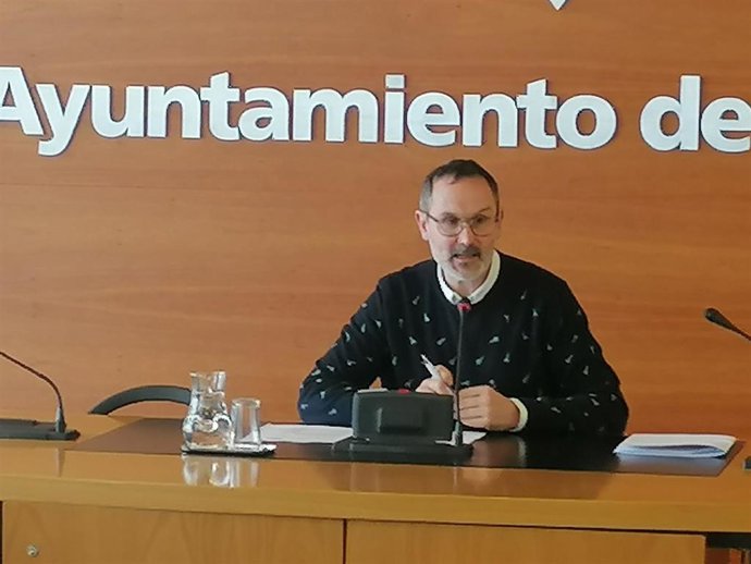 El concejal de Deportes Rubén Antoñanzas informa de nuevas tarifas en Logroño Deporte