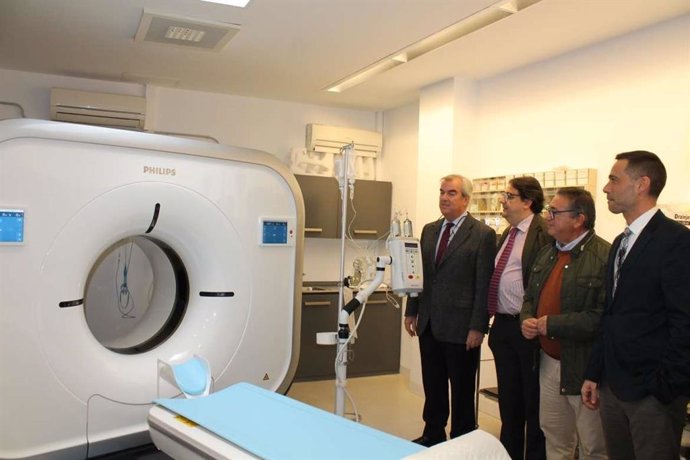 Inauguración de un nuevo TAC para el Hospital Tierra de Barros de Almendralejo (Badajoz)